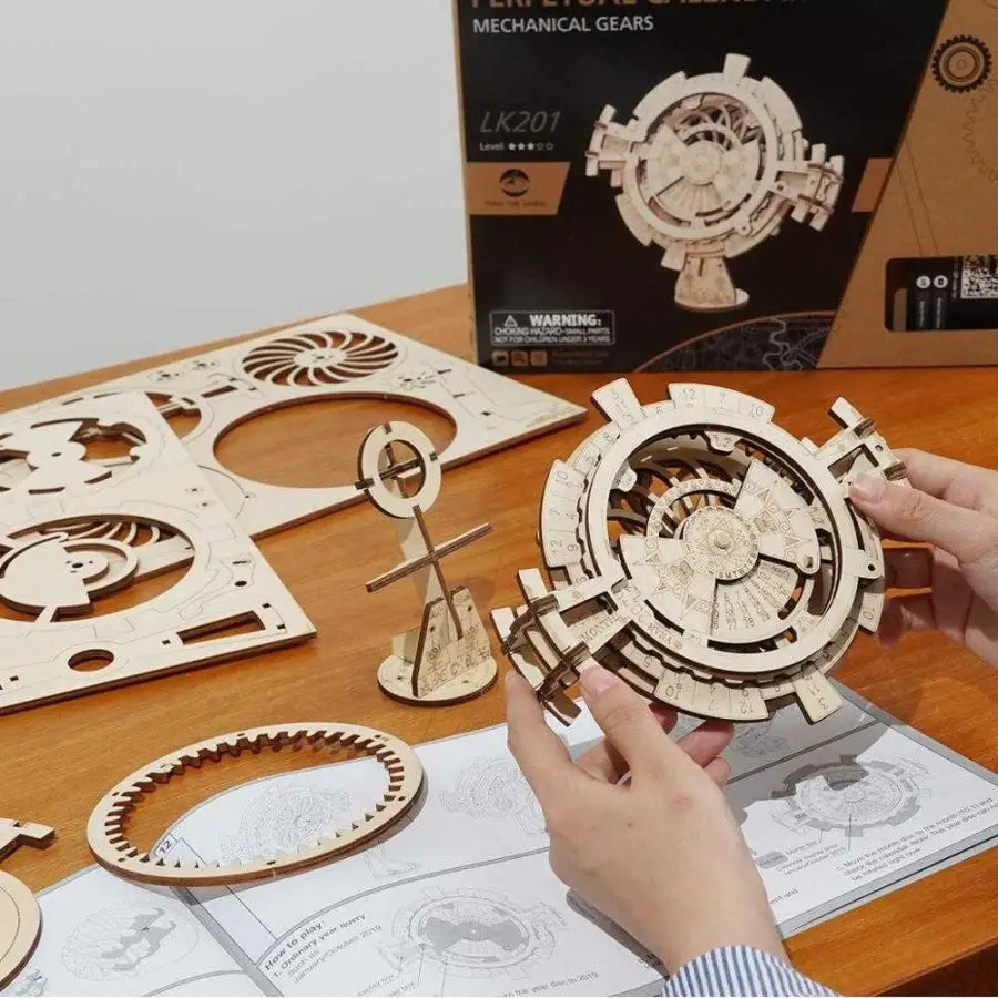 3D wooden constructor - perpetual calendar - toys