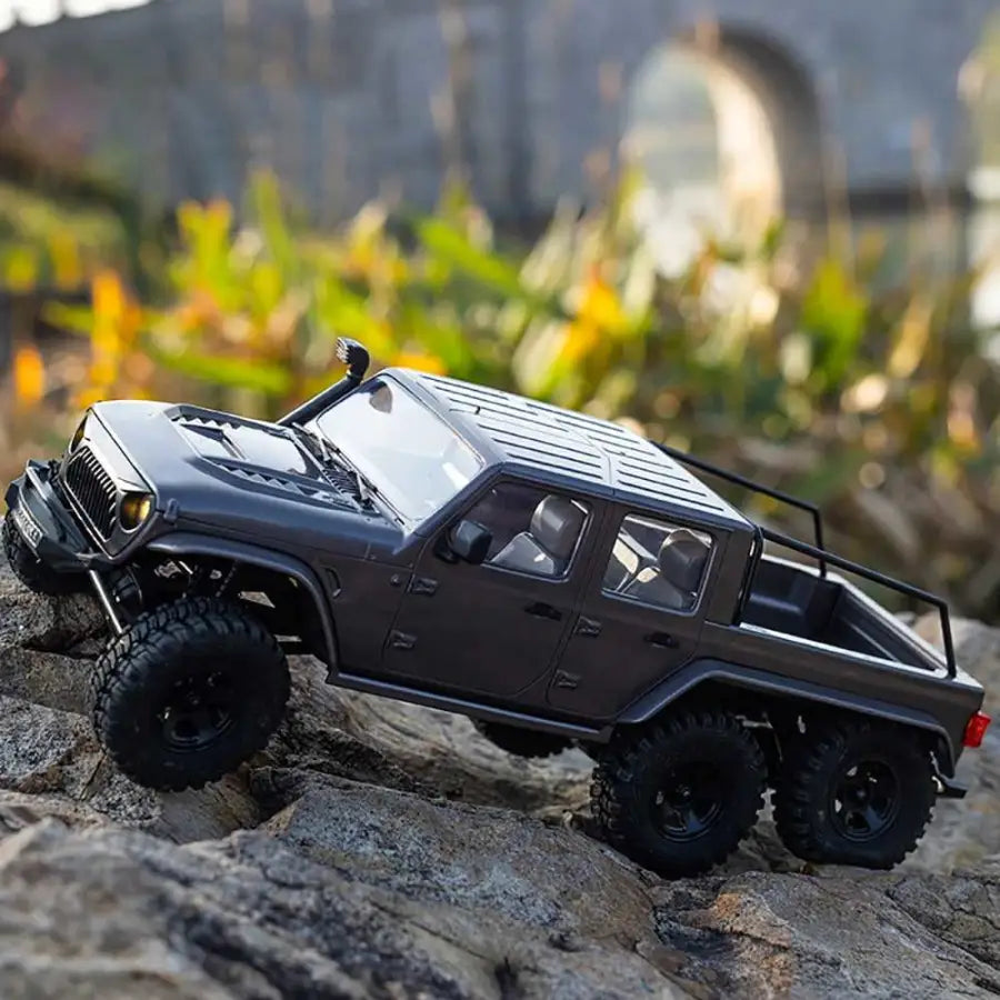 6 × Off-road pickup truck Gladiator - toys