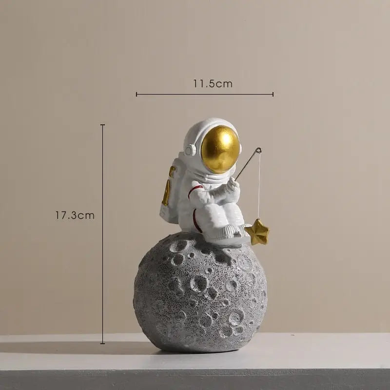 Creative sculpture of an astronaut with a tray - white 3 -