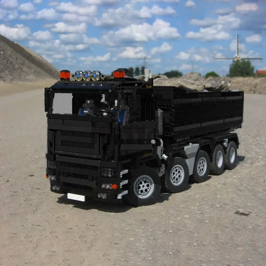 Dump truck with remote control - Black / building blocks -