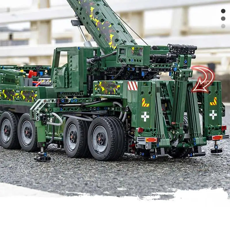 Military Armored Rescue Crane - toys