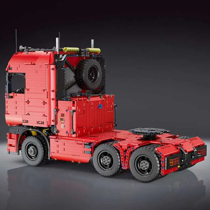 Radio-controlled mainline tractor with trailer - toys