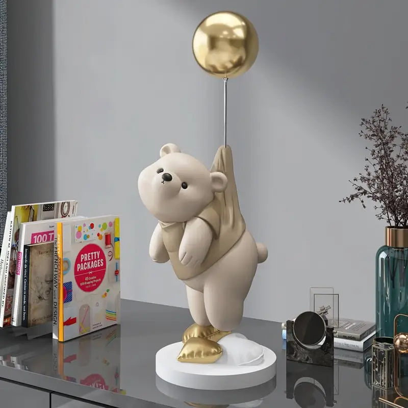 Sculpture of a polar bear in balloon - toys