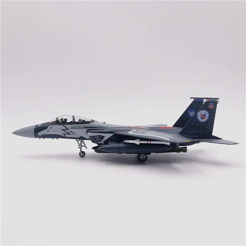 USAF F-15E 1/100 Collectible aircraft - toys